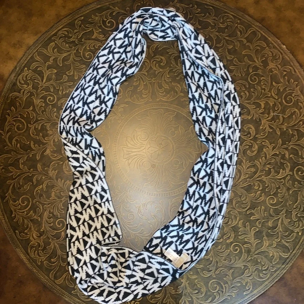 Michael Kors reversible infinity monogram scarf